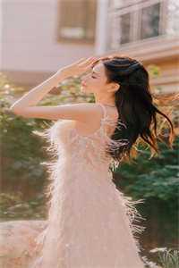 狂妃杏仁酥《神医狂妃：我娇宠了九千岁》_(狂妃杏仁酥)